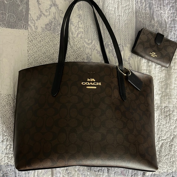 Coach city tote bag with matching medium size zipper wallet,brown,small scratch - Picture 1 of 7